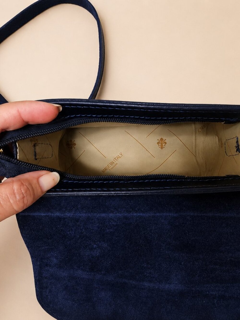 NEW Vera Pelle Genuine Italian Leather Navy Blue Purse with Gold Hardware - Picture 4 of 7